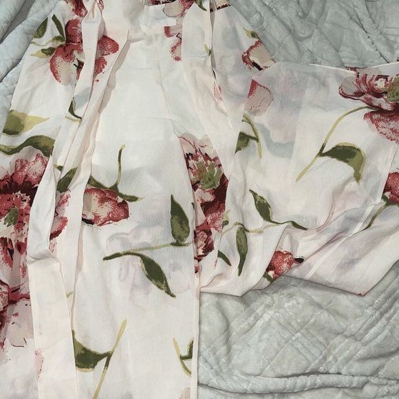 Floral slit pants NWT - Picture 3 of 4